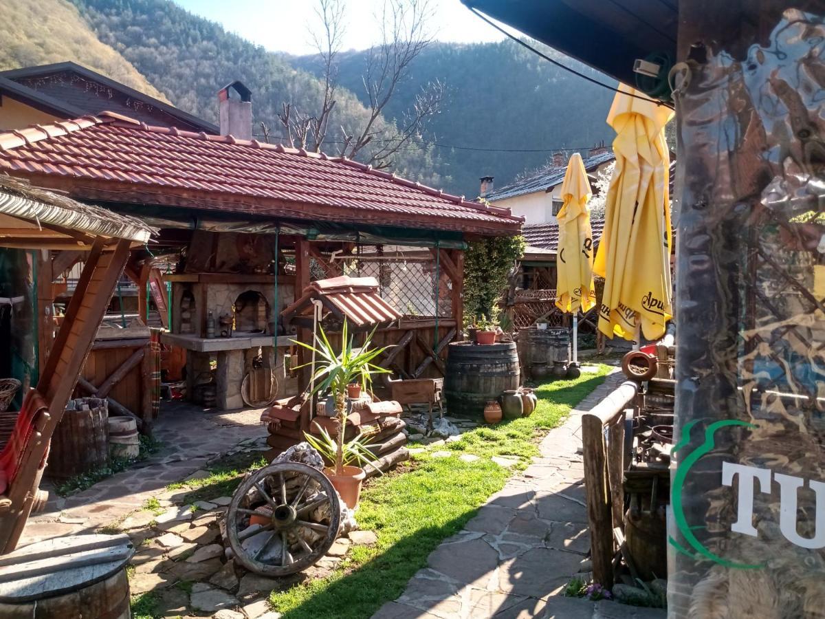 Кръчмъ При Байката Alpin Hotel Ribarica Kültér fotó