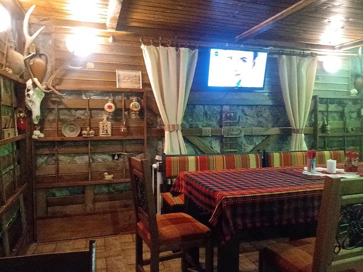 Кръчмъ При Байката Alpin Hotel Ribarica Kültér fotó