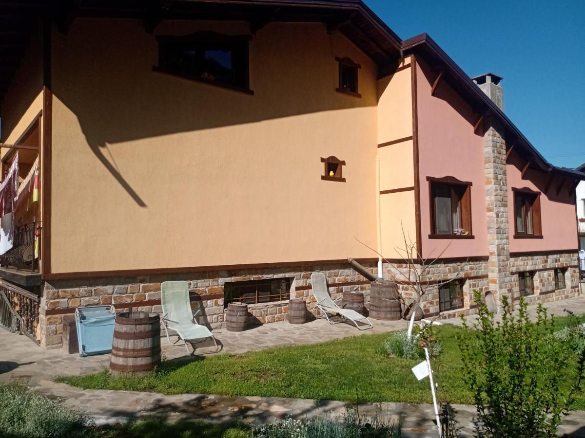 Кръчмъ При Байката Alpin Hotel Ribarica Kültér fotó