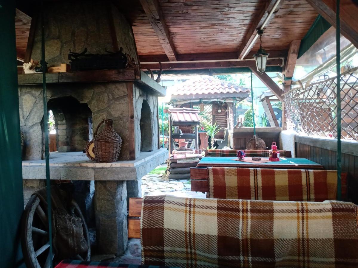 Кръчмъ При Байката Alpin Hotel Ribarica Kültér fotó
